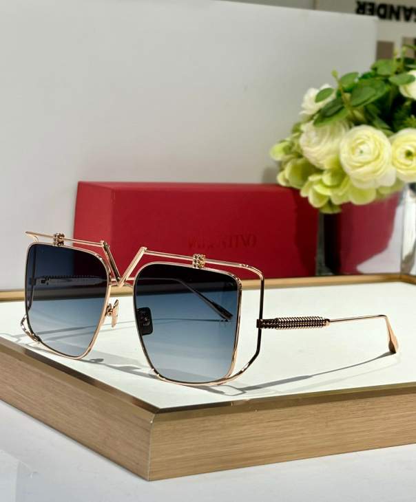 Picture of Valentino Sunglasses _SKUfw66211244fw